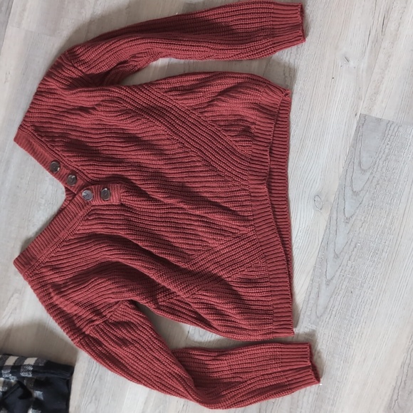 2 Sweaters - Picture 2 of 3